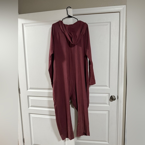 Hot shot long sleeve onesie - Picture 6 of 6